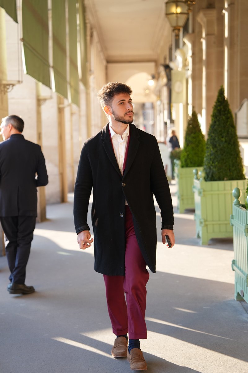 El Rayhan Loudhni marchant Place Vendôme à Paris, style streetwear luxe